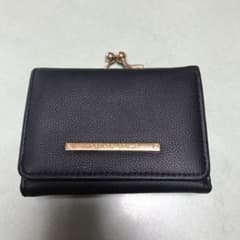 折り財布のサムネイル