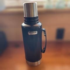 USED スタンレー　クラシック　水筒　ネイビー 旧ロゴ　1.9Lのサムネイル