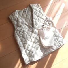 UNIQLO ウォームパテッドキルティングベスト ホワイトのサムネイル