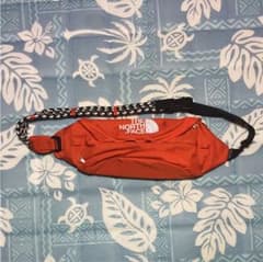 ノースフェイス ボディバックのサムネイル