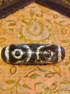 チベット密教 老風化天珠 釉薬焼成天珠 七眼天珠 瑪瑙玉髄天珠のサムネイル