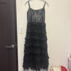 フリル付き黒ロングドレスのサムネイル