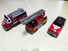 【トミカ】ディズニーモータース 消防車＆バレンタイン限定車 3台セットのサムネイル