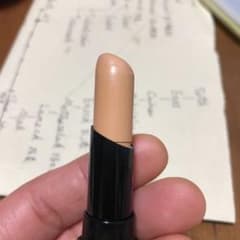 コンシーラーのサムネイル