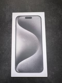 【新品未使用】iPhone15Promax 256GB ホワイトチタニウムのサムネイル