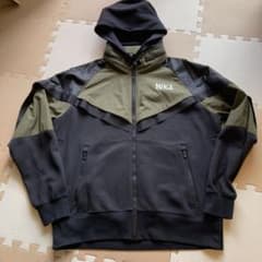 NIKE sacai DQ9030-325 XL ナイロンフードジャケット NIKE sacai DQ9030-325 XL ナイロンフードジャケット - メルカリ