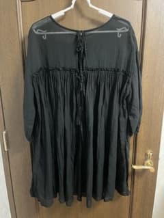 ブラック　黒　シアー　ブラウス　春服のサムネイル