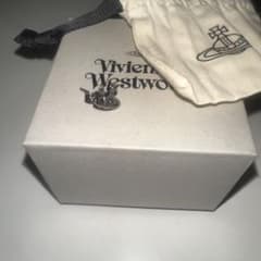 Vivienne Westwoodピアス シルバーカラー片耳 箱と袋付き 最安値のサムネイル