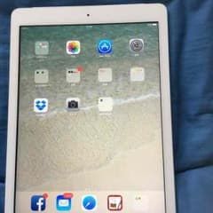 ゆうちょん様専用(中古)ipad air 128G シルバーのサムネイル