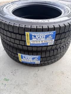 新品 スタッドレスDUNLOP LV01 175/75R15 2本のみ - メルカリ