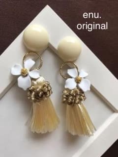 タッセルBG×花のピアス イヤリングのサムネイル
