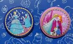 aikoさま専用　ディズニー刺繍缶バッジ4点のサムネイル