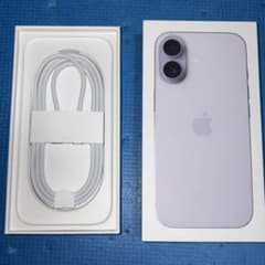 Apple iPhone 17 ラベンダー 箱、純正ケーブル付きのサムネイル