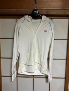 ROXY ラッシュガード フード付き ホワイト 150のサムネイル