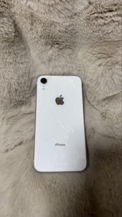 Apple iPhone XR ホワイト 背面ひび割れありのサムネイル