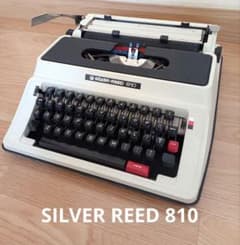 SILVER REED 810☆手動式タイプライター☆ヴィンテージ 昭和レトロ