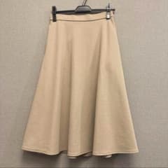 GU フレアスカート ミモレ丈 Aラインスカート ベージュ Mサイズのサムネイル