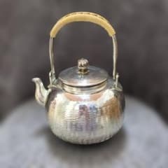 秀峰堂造 鎚目 湯沸し 丸型 銀色 茶道具 レトロ 和風 - メルカリ