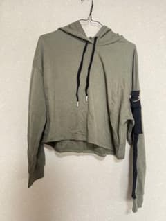 FOREVER 21 オリーブグリーン クロップドパーカー Lのサムネイル