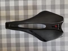 超軽量120ｇ カーボンレールショートノーズサドルのサムネイル