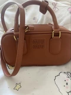 MIU MIU ロゴショルダーバッグのサムネイル