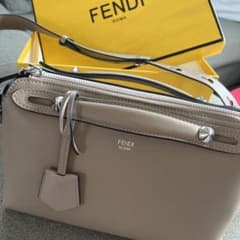 ！最終出品早い者勝ち！極美品FENDI フェンディバイザウェイのサムネイル