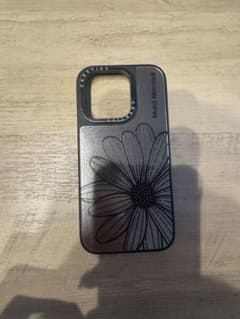 CASETiFY Mardi Mercredi iPhone 15プロのサムネイル