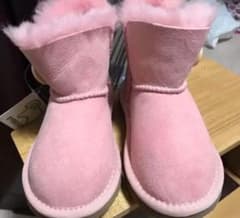 新品　everUGG ムートンブーツのサムネイル