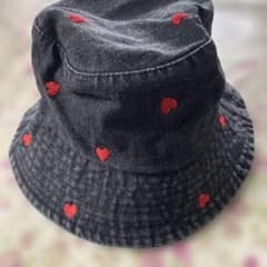 Crea's select ダークグレー ハート刺繍 バケットハット - メルカリ