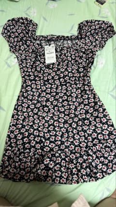 ZARA 花柄ミニワンピース 半袖 Sサイズのサムネイル