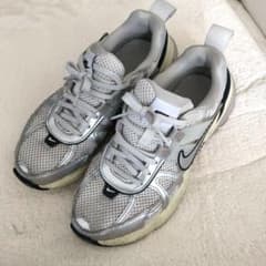 Nike V2k Run シルバー 23cm - メルカリ