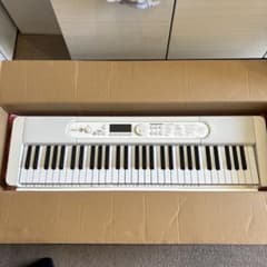 CASIO LK-526 ホワイト 61鍵 - メルカリ