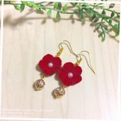 つまみ細工    ハンドメイド   ☆  花ピアスのサムネイル