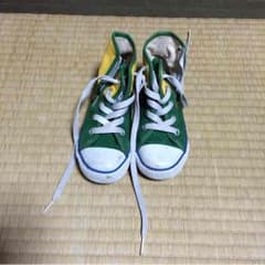 スニーカーのサムネイル