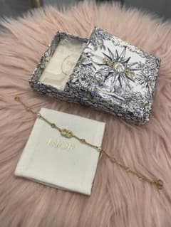 DIOR Clair D Lune ブレスレット CDロゴ 箱付き 美品 DIOR Clair D Lune ブレスレット CDロゴ 箱付き 美品 - メルカリ