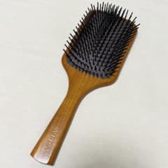 AVEDA パドルブラシ ヘアブラシ 木製 - メルカリ