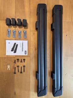 THULE TH7326B ブラック スノボ/スキーキャリア【付属品完備】のサムネイル