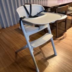 【極美品・グレージュ】ヤトミ ノウス ベビーハイチェア ロングユースのサムネイル