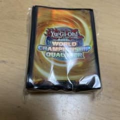 値下げ中　遊戯王 公式 スリーブ WCQ 2015 イエロー 80枚入り 未開封のサムネイル