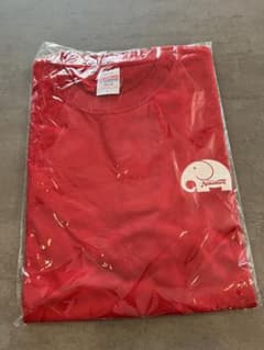 エレナ　赤 Tシャツ Lサイズのサムネイル