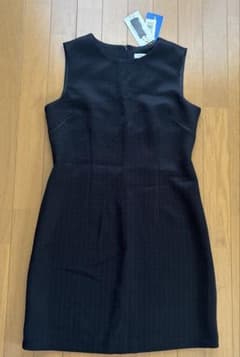 新品　タグ付き　ワンピース　黒ノースリーブのサムネイル