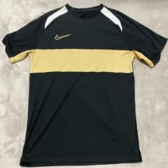 NIKE トレーニングシャツのサムネイル