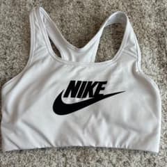 NIKE スポーツブラ ホワイト Mサイズのサムネイル