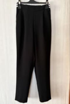 ボーダーズアットバルコニー TUCK TAPERED PANTS 38 黒 ボーダーズアットバルコニー TUCK TAPERED PANTS 38 黒 - メルカリ