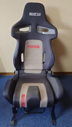 【はく様専用】バケットシート　SPARCO　R333のサムネイル