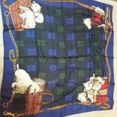 ワンちゃん好きな方には　うれしい新品　ラルフローレンのシルク大判スカーフのサムネイル