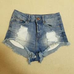H&M　ショーパンのサムネイル