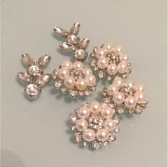 ビジュー ボタン デコパーツ 新品未使用のサムネイル