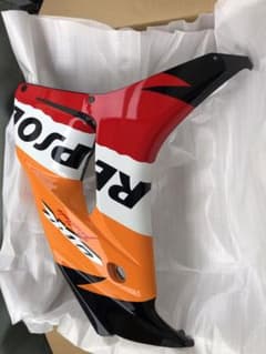 CBR1000RR sc57後期 純正左側ミドルカウルのサムネイル