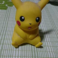 ピカチュウ貯金箱フィギュアのサムネイル